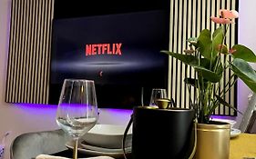 Penthouse, Sonnenbalkon, Netflix